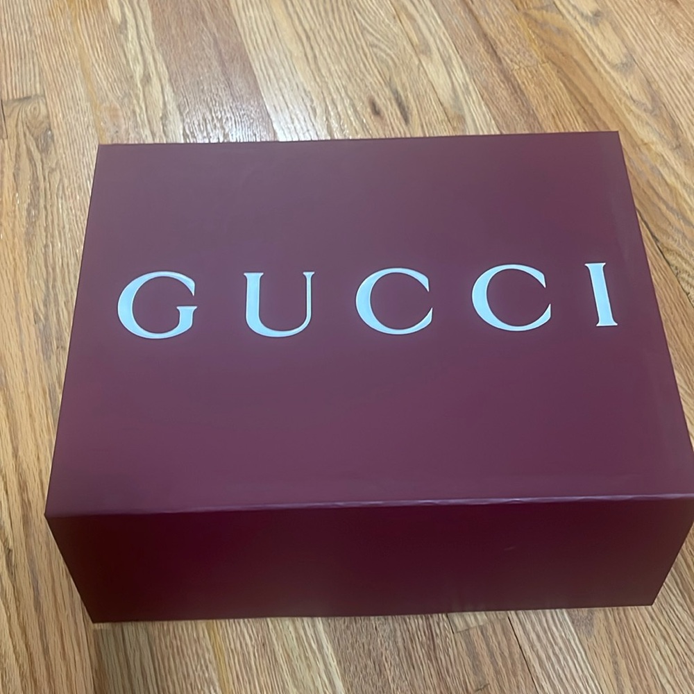 Gucci box